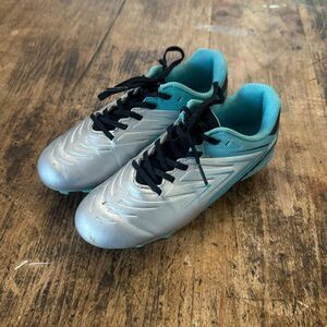 DSG dicks sporting goods soccer cleats size 1.5